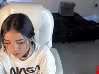 Niicole-Fox2's Live Sex Cam Show