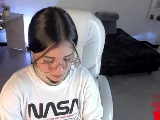 Niicole-Fox2's Live Sex Cam Show