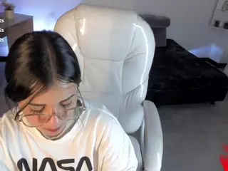 Niicole-Fox2's Live Sex Cam Show
