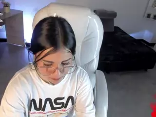 Niicole-Fox2's Live Sex Cam Show