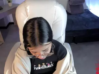 Niicole-Fox2's Live Sex Cam Show