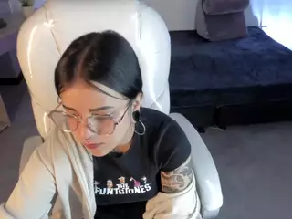 Niicole-Fox2's Live Sex Cam Show
