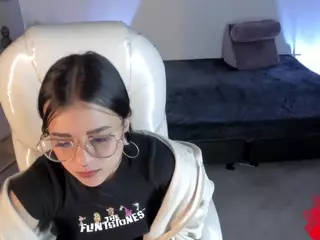 Niicole-Fox2's Live Sex Cam Show