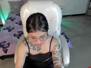 Niicole-Fox2's Live Sex Cam Show