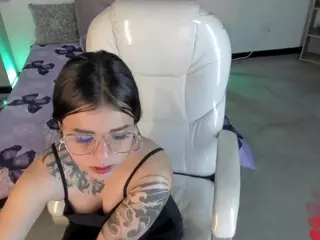 Niicole-Fox2's Live Sex Cam Show