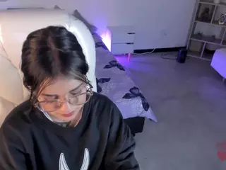 Niicole-Fox2's Live Sex Cam Show