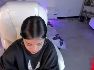 Niicole-Fox2's Live Sex Cam Show