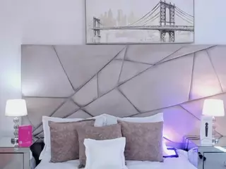 Laylaa-Breezee's Live Sex Cam Show