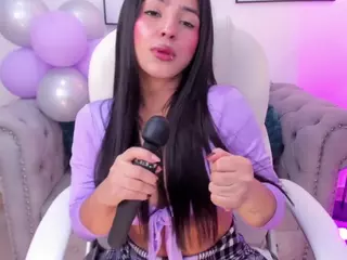 Laylaa-Breezee's Live Sex Cam Show
