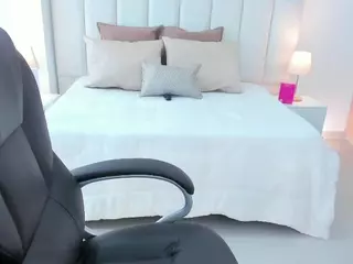 Laylaa-Breezee's Live Sex Cam Show