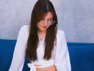 udelabirchfield's Live Sex Cam Show