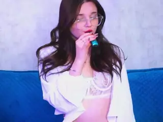 udelabirchfield's Live Sex Cam Show