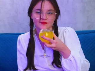 udelabirchfield's Live Sex Cam Show