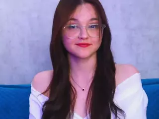 udelabirchfield's Live Sex Cam Show