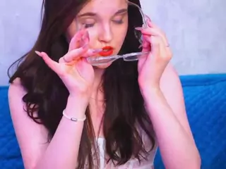 udelabirchfield's Live Sex Cam Show