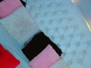 CamiiGarcia's Live Sex Cam Show