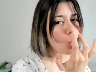 ElvinaClagg's Live Sex Cam Show