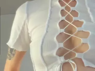ElvinaClagg's Live Sex Cam Show