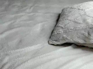 ElvinaClagg's Live Sex Cam Show