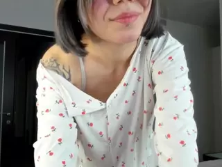 ElvinaClagg's Live Sex Cam Show
