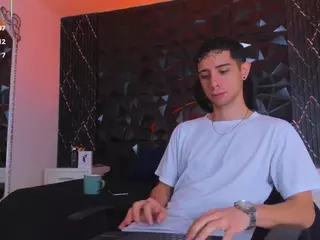 LiiamHudson's Live Sex Cam Show