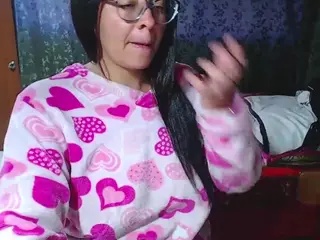 miialatin95's Live Sex Cam Show