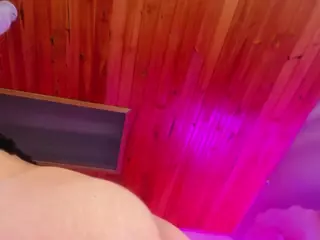 emili-clark's Live Sex Cam Show