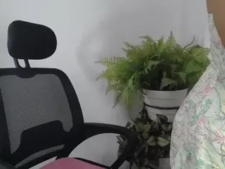 lina-castillo24's Live Sex Cam Show