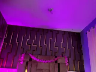 scarlethit's Live Sex Cam Show