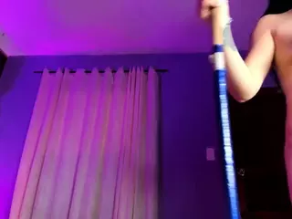 scarlethit's Live Sex Cam Show