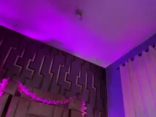 scarlethit's Live Sex Cam Show