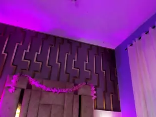 scarlethit's Live Sex Cam Show
