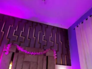 scarlethit's Live Sex Cam Show