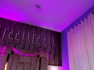 scarlethit's Live Sex Cam Show