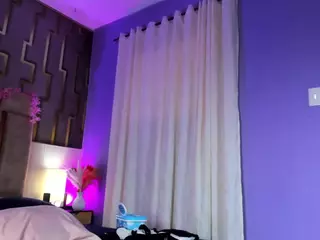 scarlethit's Live Sex Cam Show