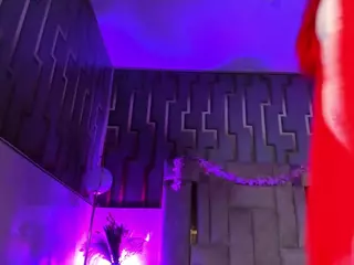 scarlethit's Live Sex Cam Show