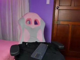 scarlethit's Live Sex Cam Show