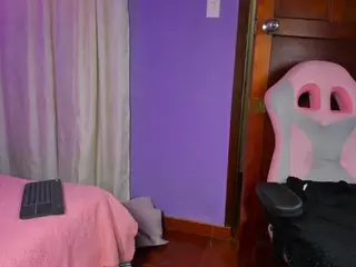 scarlethit's Live Sex Cam Show