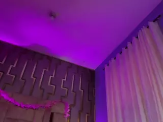 scarlethit's Live Sex Cam Show