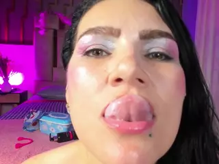 scarlethit's Live Sex Cam Show