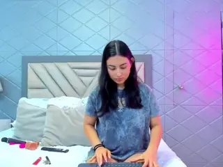 VilotetRousseX's Live Sex Cam Show