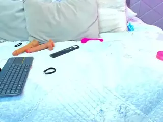 VilotetRousseX's Live Sex Cam Show