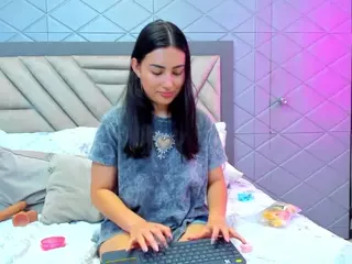 VilotetRousseX's Live Sex Cam Show