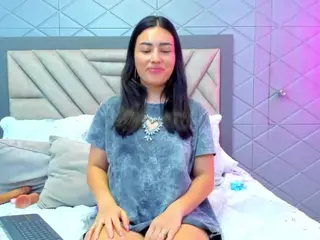 VilotetRousseX's Live Sex Cam Show