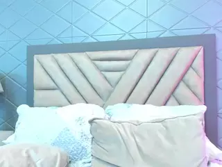 VilotetRousseX's Live Sex Cam Show