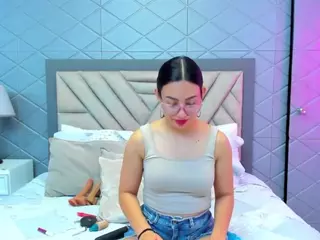 VilotetRousseX's Live Sex Cam Show