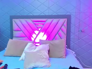 VilotetRousseX's Live Sex Cam Show