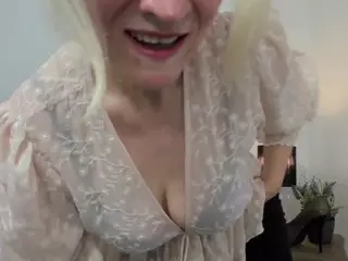 MargaretExperienced's Live Sex Cam Show