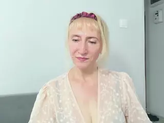 MargaretExperienced's Live Sex Cam Show
