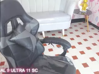 PARISBIGASS's Live Sex Cam Show